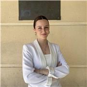 Estudiante de Derecho con experiencia en clases particulares de Ciencias Sociales y cuidado de niños.